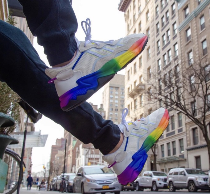 adidas feiert den “LGBT Pride Month” mit einem Ozweego adiPRENE