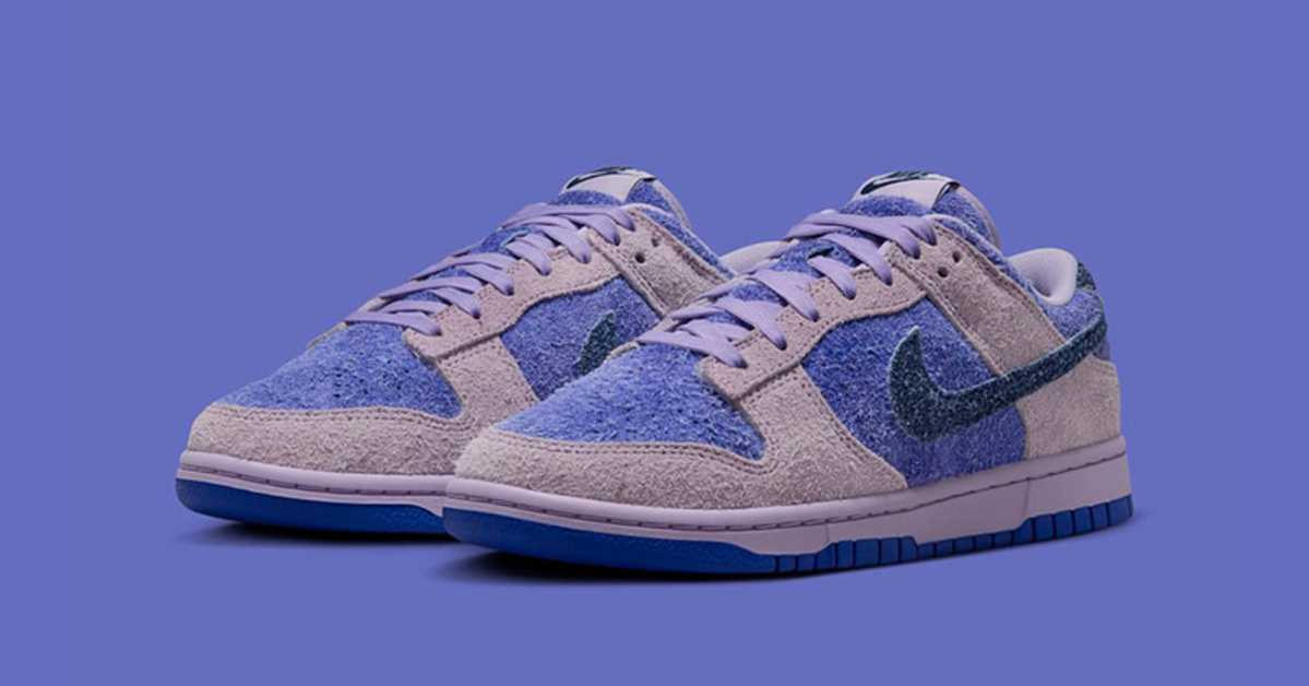 Official images of the Nike Dunk Low "Hydrangeas"
