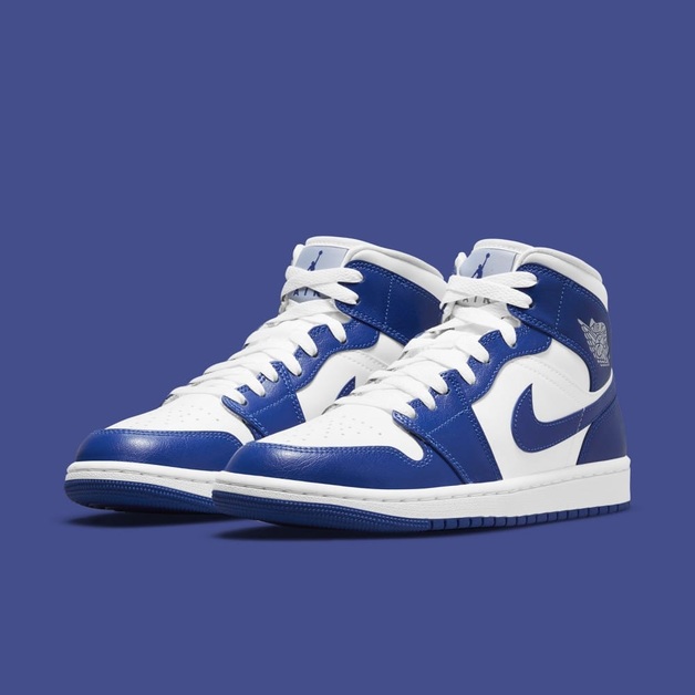 How the Air Jordan 1 Mid Uses the "Kentucky" Makeover