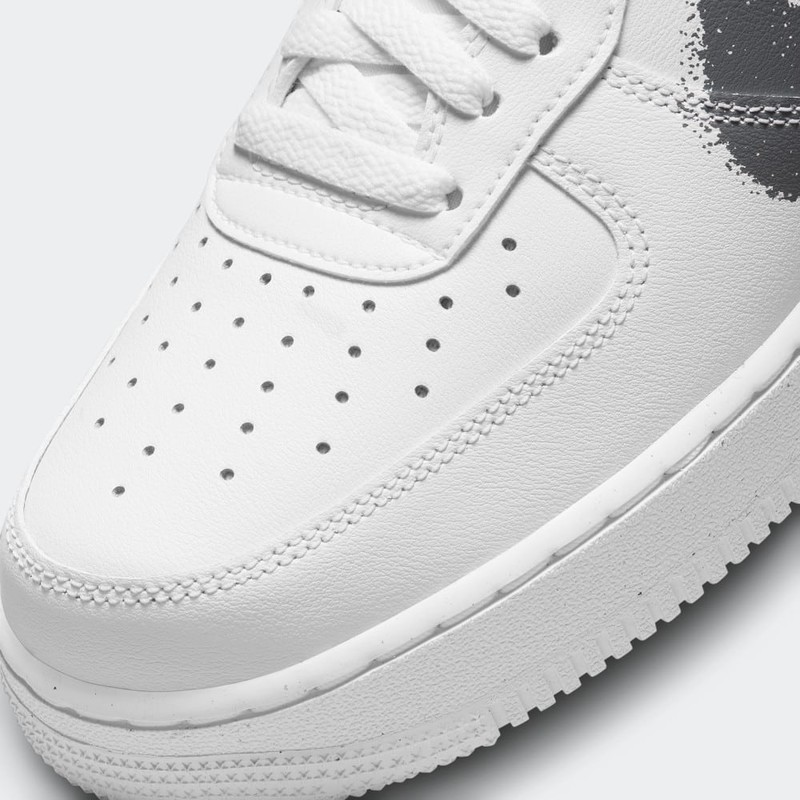 spray paint nike air force ones