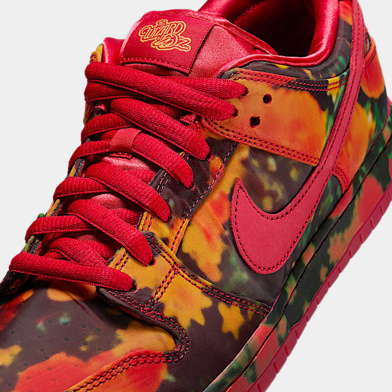 The Wizard of Oz x Nike SB Dunk Low "Poppy Field" | FZ1291-600