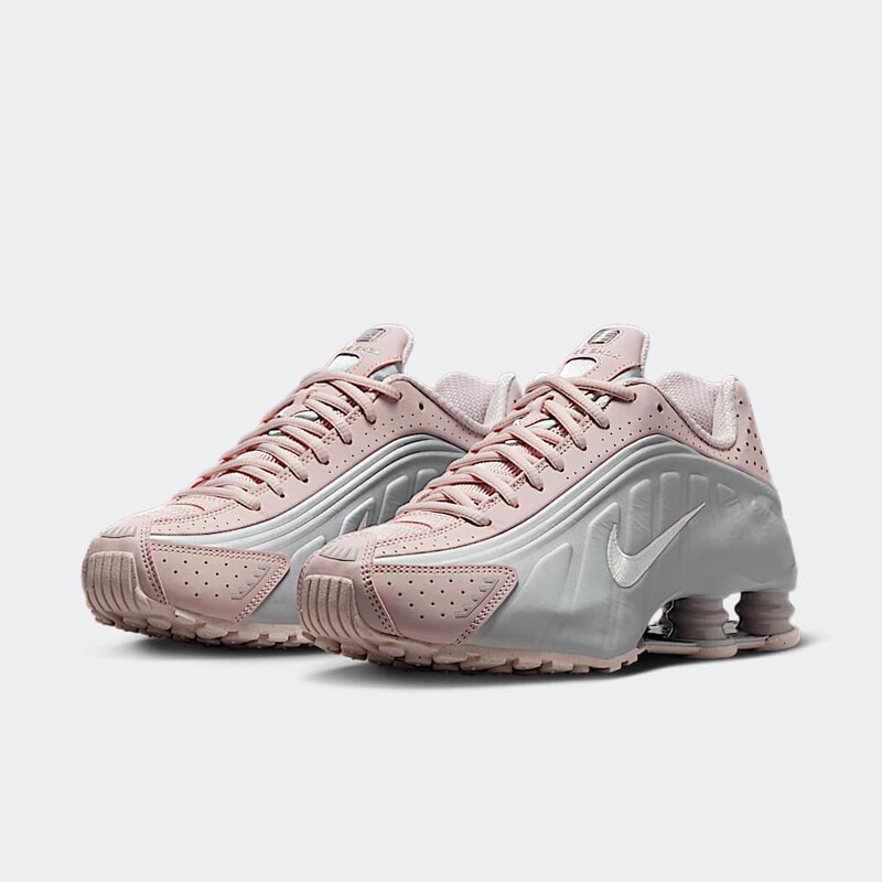 Nike Shox R4 "Barely Rose" | AR3565-600