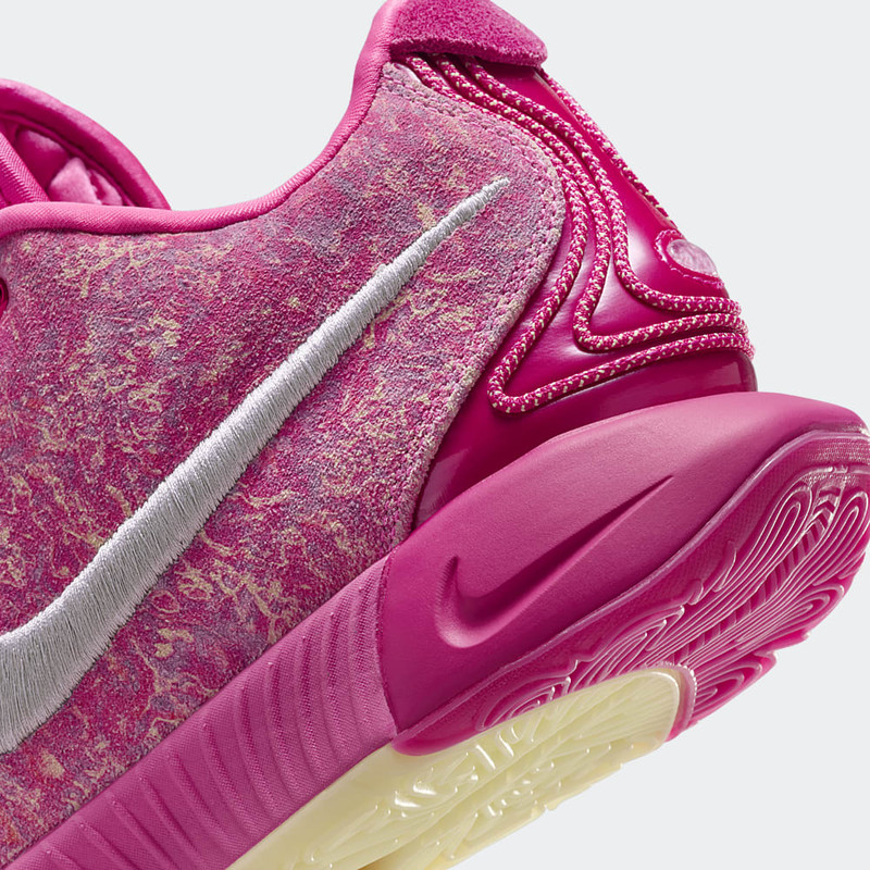 Nike LeBron 21 "Pink Multi" | HF0721-900