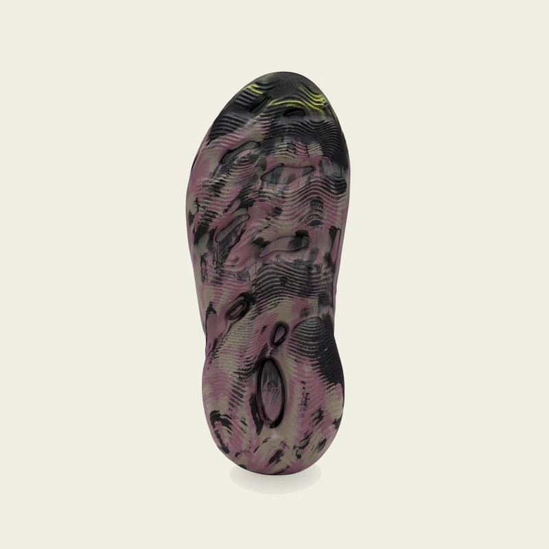 adidas Yeezy Foam Runner "MX Carbon" | IG9562