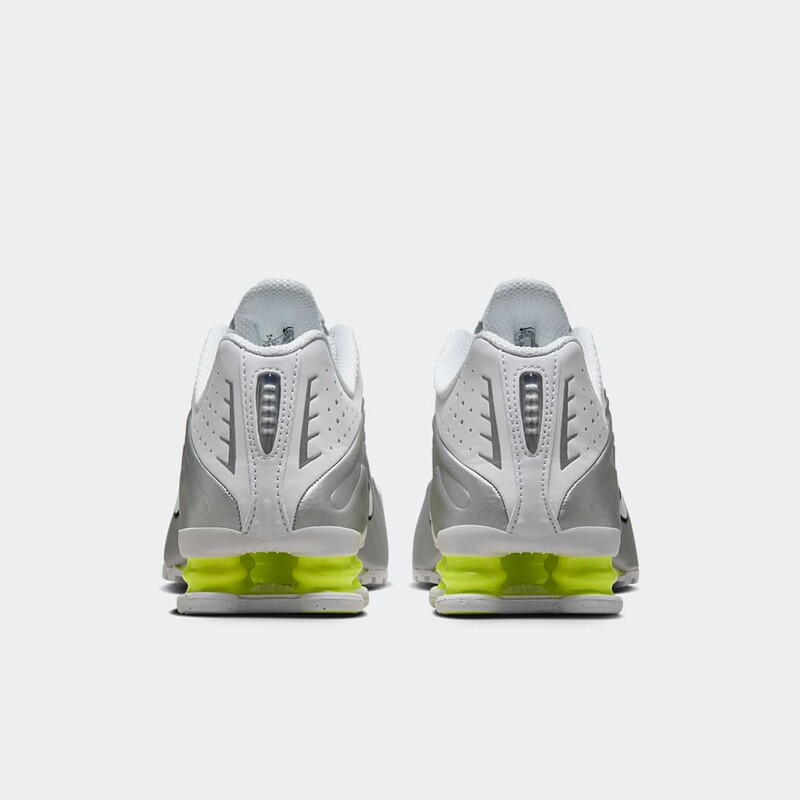 Nike Shox R4 "White/Metallic Silver" | AR3565-102