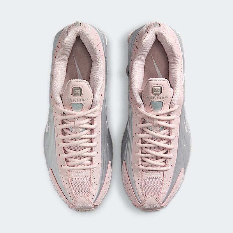 Nike Shox R4 "Barely Rose" | AR3565-600