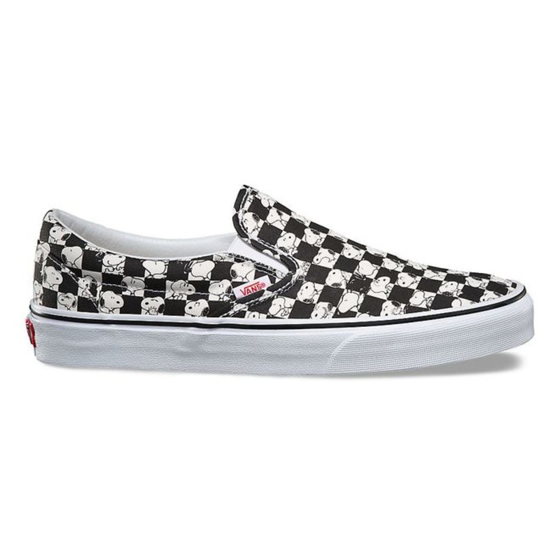 Vans peanuts 2025 slip ons