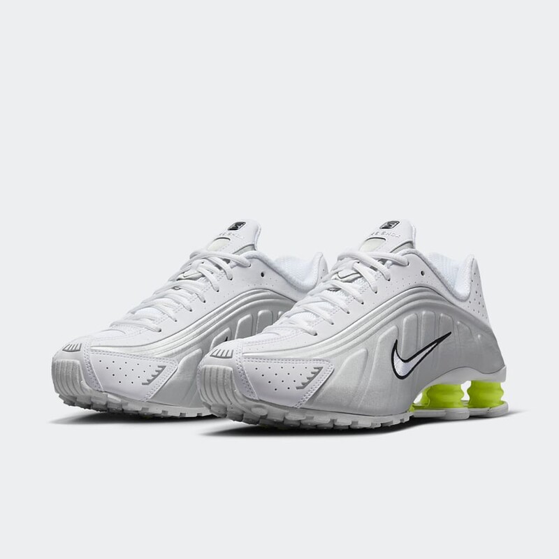 Nike Shox R4 "White/Metallic Silver" | AR3565-102