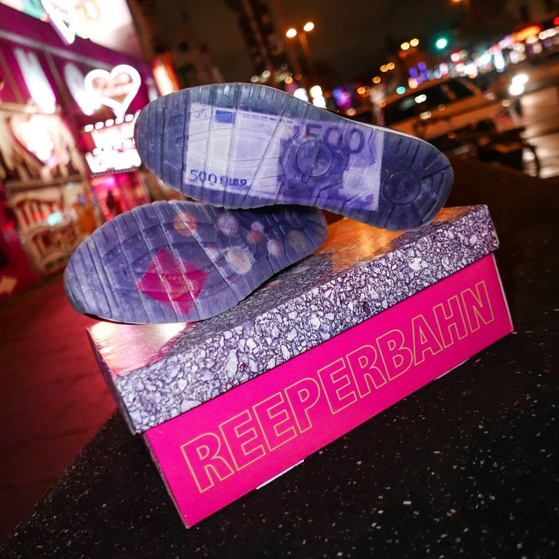 Glory Hole x Kangaroos Ultimate R1 Reeperbahn | 4202X-000-500