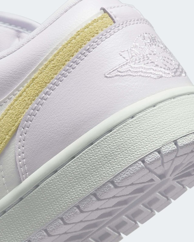 Air Jordan 1 Low Barely Grape | DC0774-501