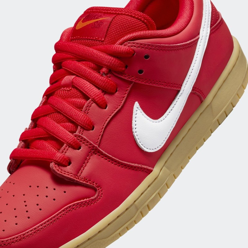 Nike SB Dunk Low "University Red" | FJ1674-600