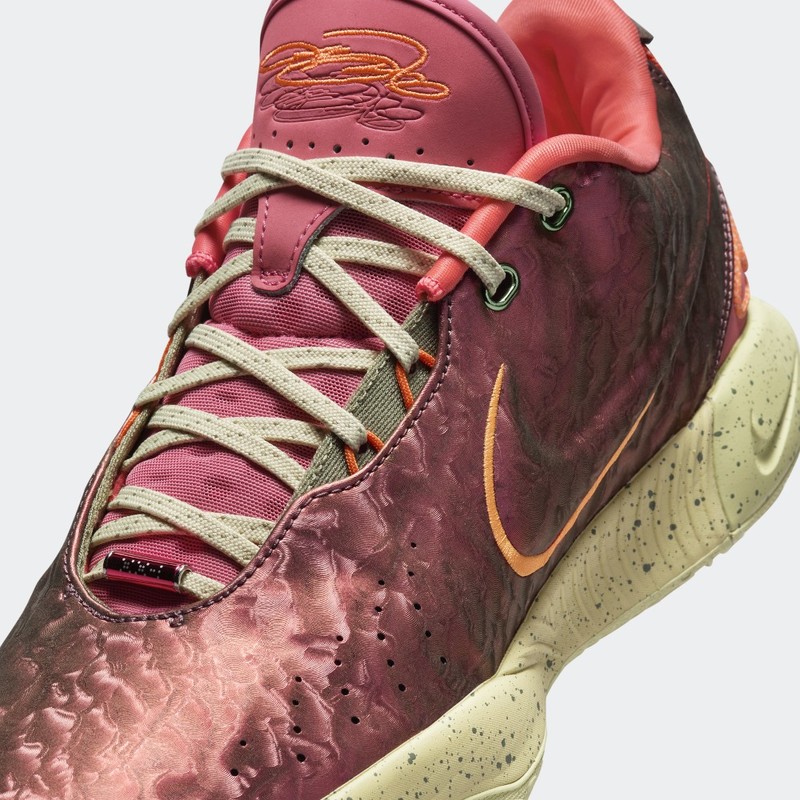 Nike LeBron 21 "Queen Conch" | FN0708-800