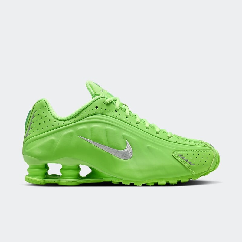 Black and green nike shox on sale