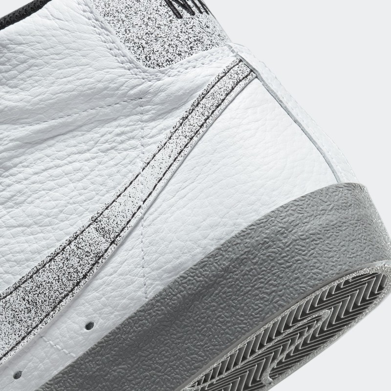 Nike Blazer Mid '77 Classics | DV7194-100