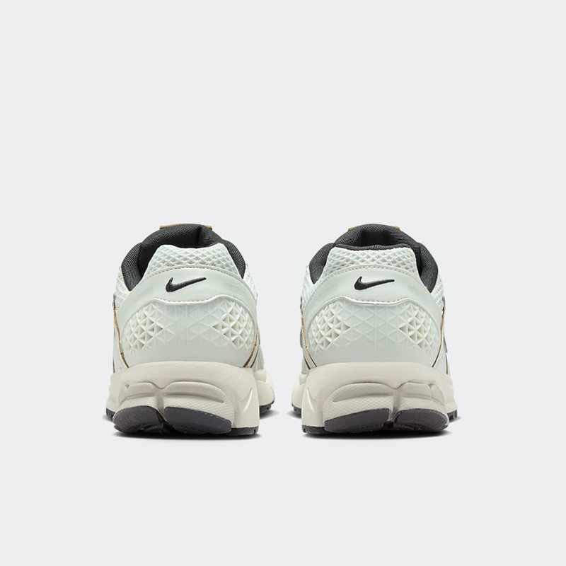 Nike Zoom Vomero 5 "Light Silver" | FN6742-001