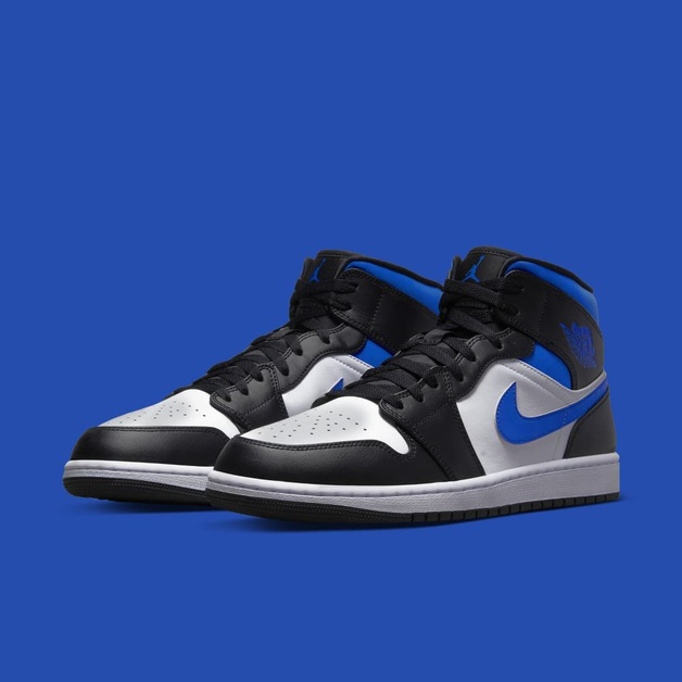 The Air Jordan 1 Mid Gets a Classic "Royal" Colourway