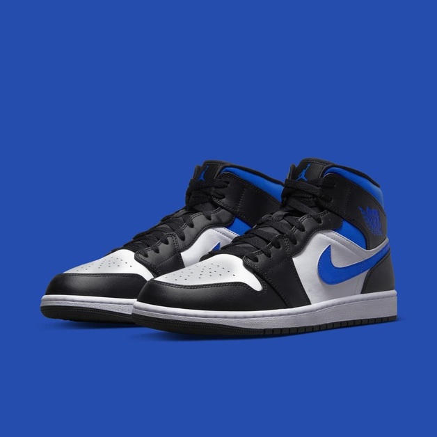 Der Air Jordan 1 Mid erhält einen klassischen „Royal“ Colorway