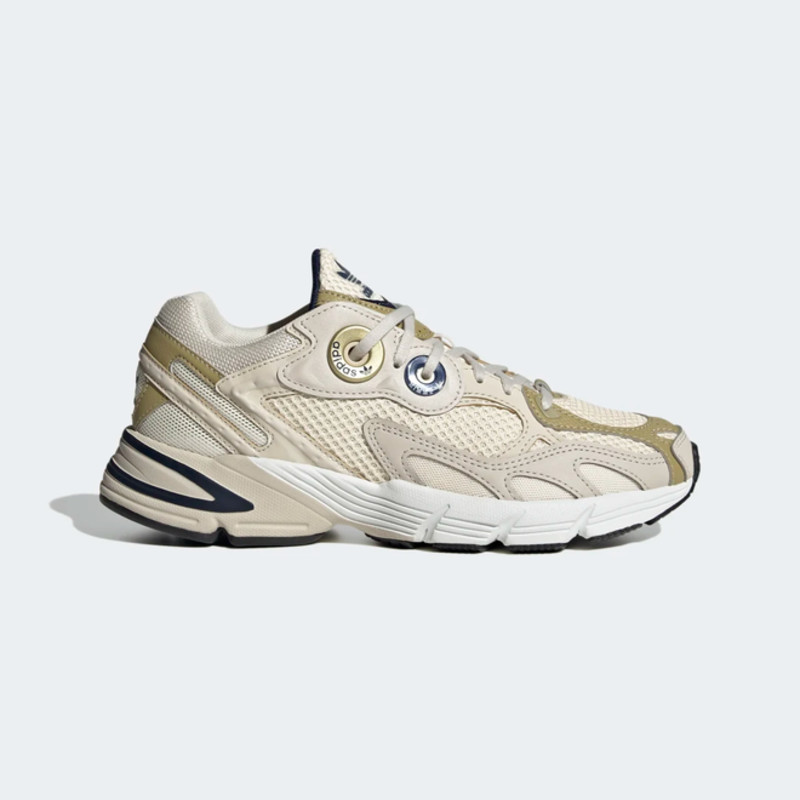 Kim Kardashian Reveals the Yeezy Wave Runner 700 in Kids Sizing adidas Women s Astir GZ3571 Cheap Arvind Air Jordans Outlet sales online