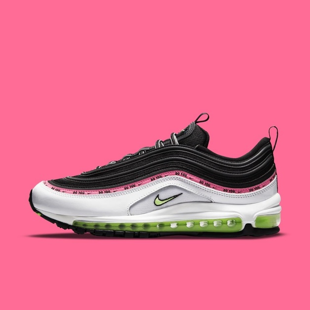 Nike droppt einen schwarz-weißen Air Max 97 mit pinkfarbenen Streifen