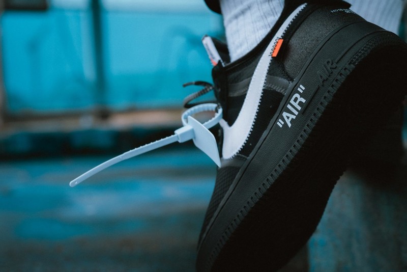 Off-White x Nike Air Force 1 Low Black, AO4606-001