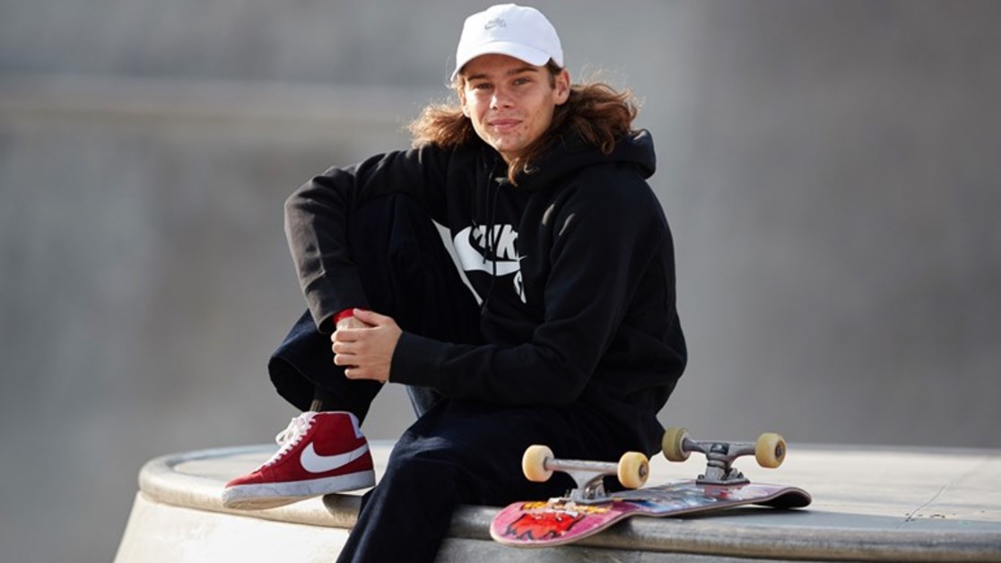 Skateprofessional Oskar Rozenberg Gets His Own Nike SB Blazer