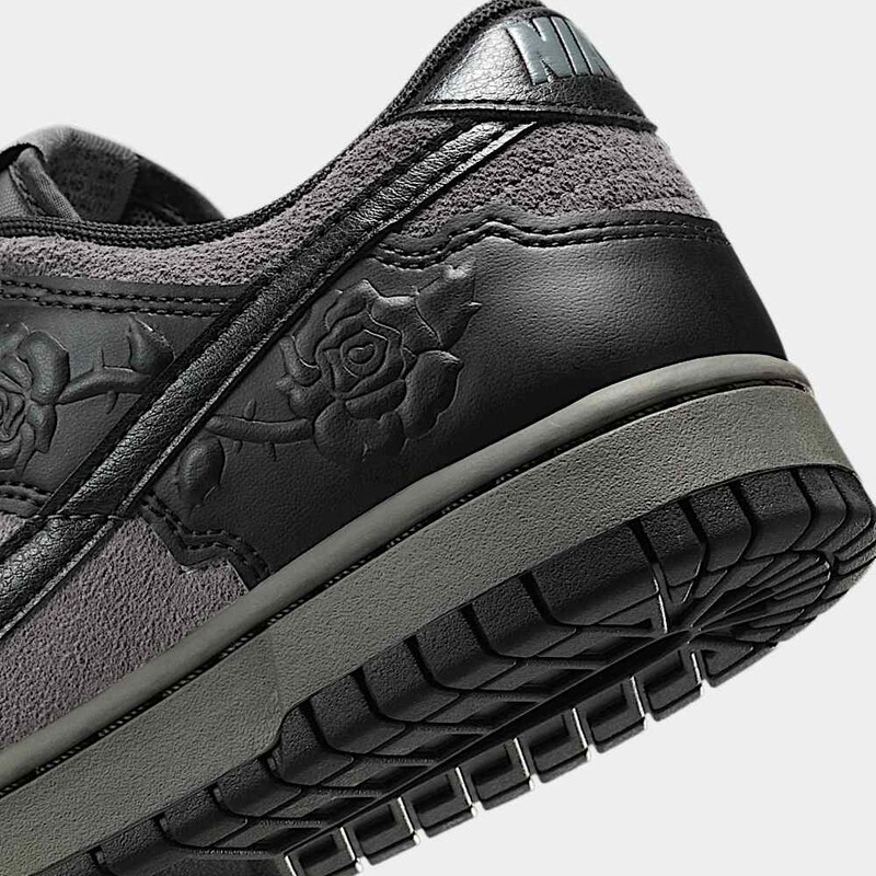 Nike Dunk Low "Black Roses" | HF1986-001