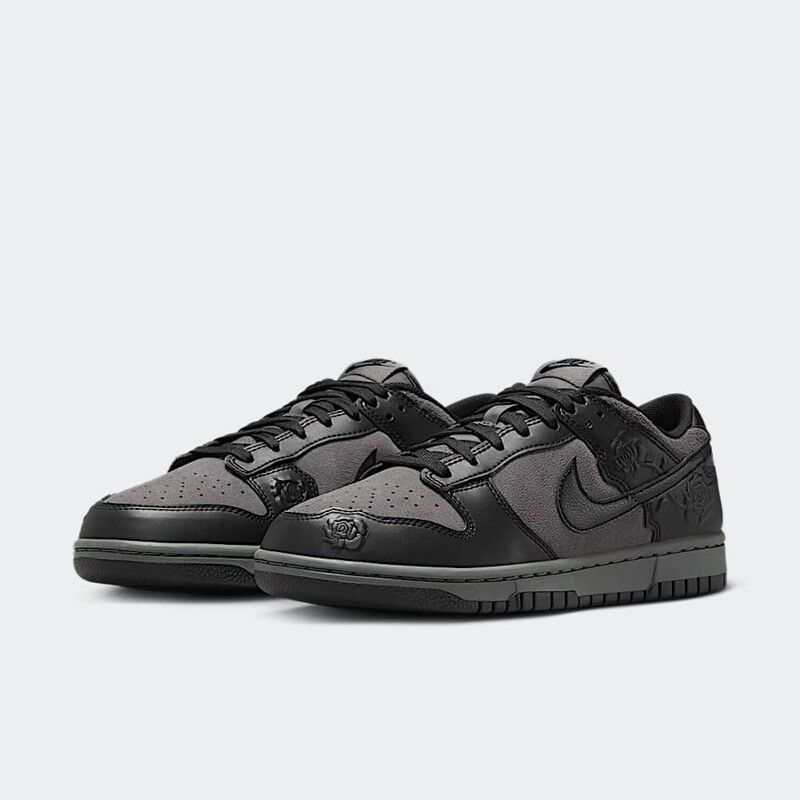 Nike Dunk Low "Black Roses" | HF1986-001