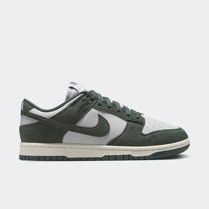Nike Dunk Low "Green Suede" | HJ7673-002