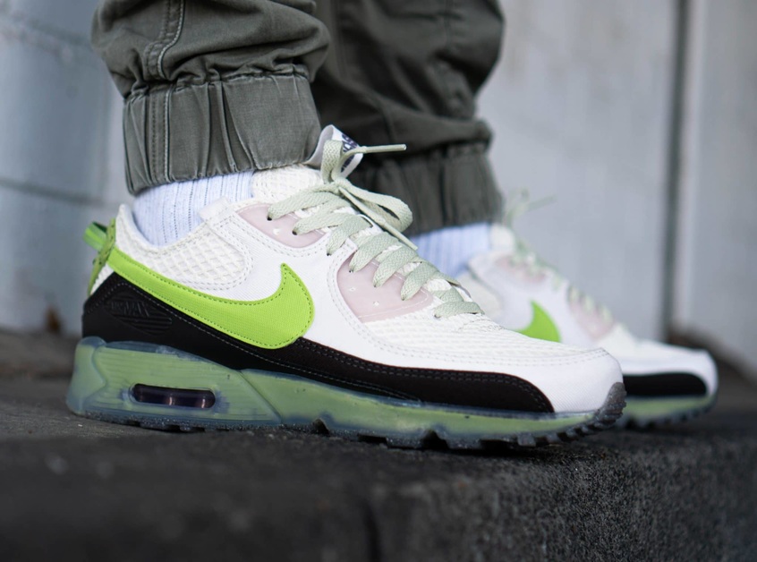 Latest Pickup Nike Air Max 90 Terrascape Vivid Green Off Noir