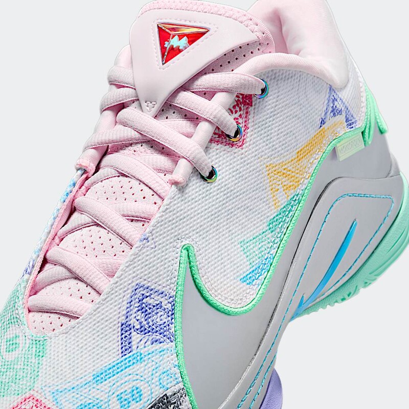 Monopoly x Nike LeBron 22 "Currency" | FZ1098-100