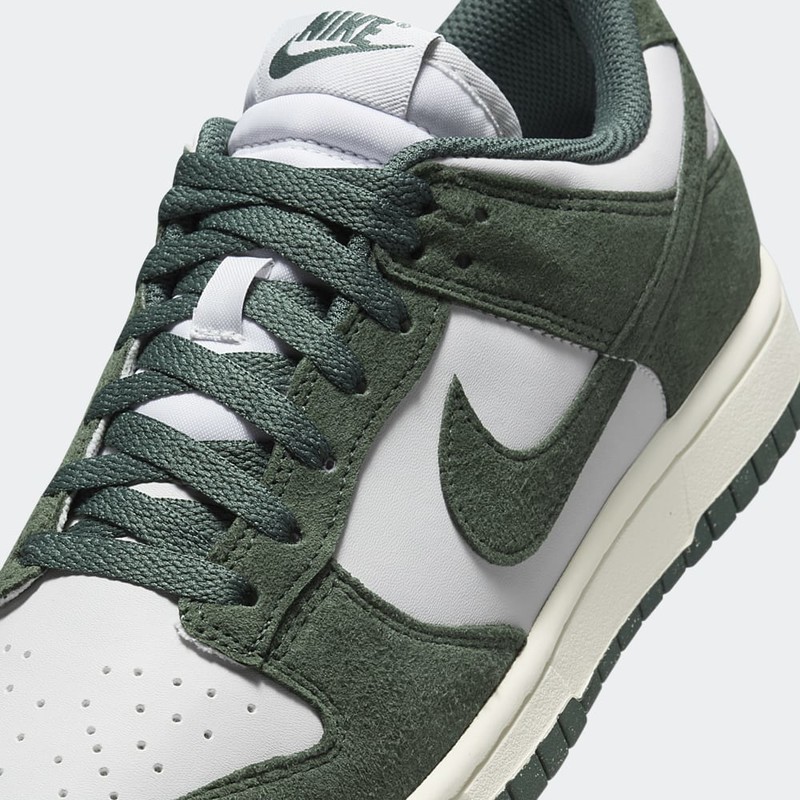 Nike Dunk Low "Green Suede" | HJ7673-002