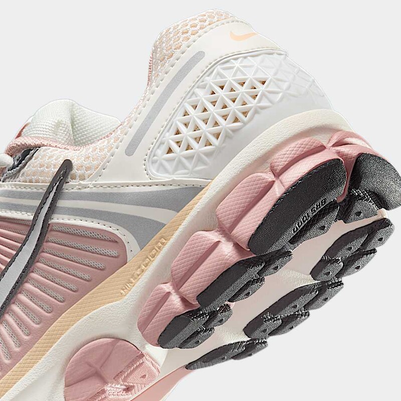 Nike Zoom Vomero 5 "Particle Pink" | HF1877-102
