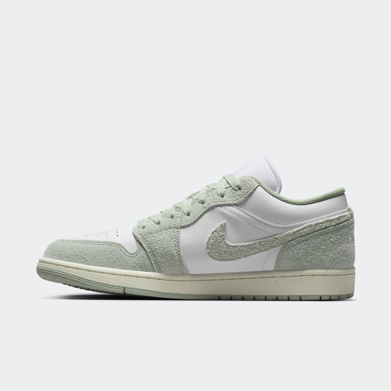 Air Jordan 1 Low SE "Light Green" | FN5214-131