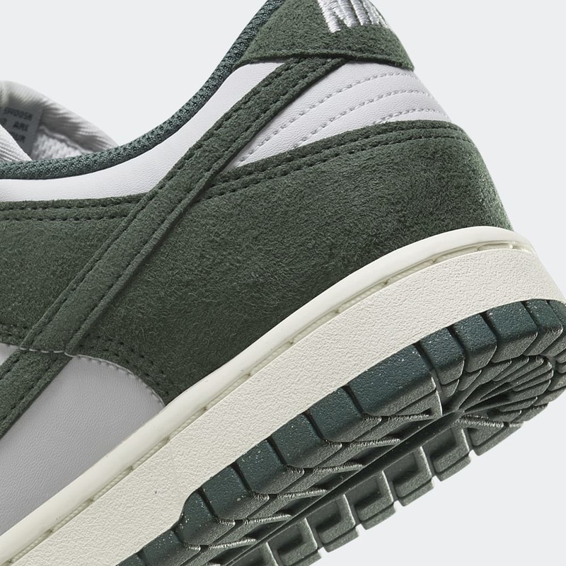 Nike Dunk Low "Green Suede" | HJ7673-002