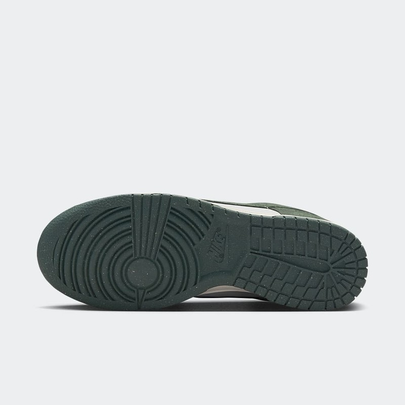 Nike Dunk Low "Green Suede" | HJ7673-002