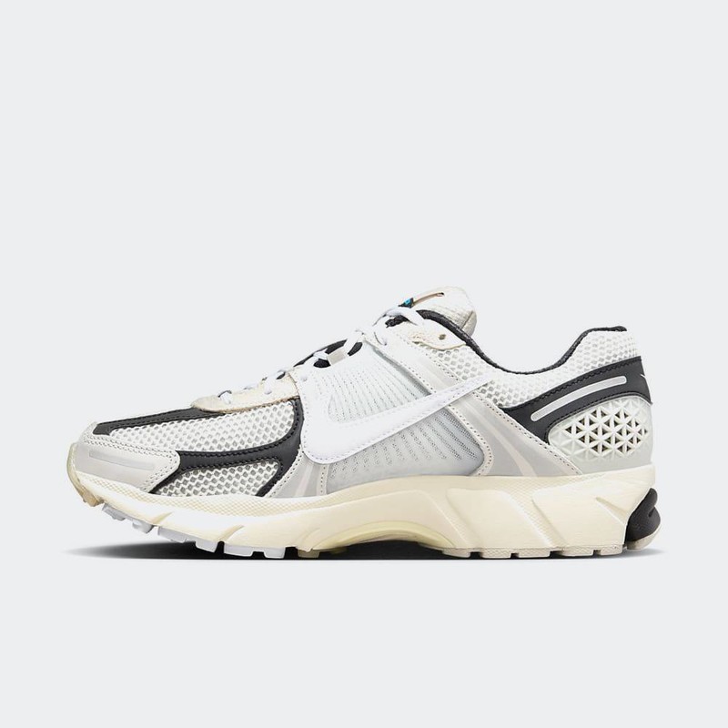 Nike Zoom Vomero 5 "Pale Ivory" | FN7649-110