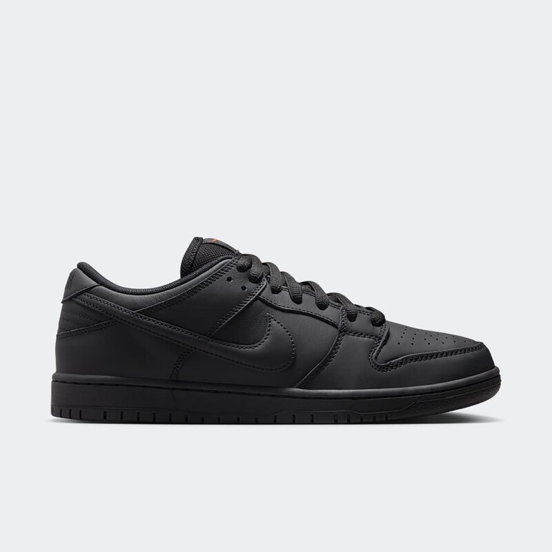 Nike SB Dunk Low Pro "Triple Black" | FJ1674-001