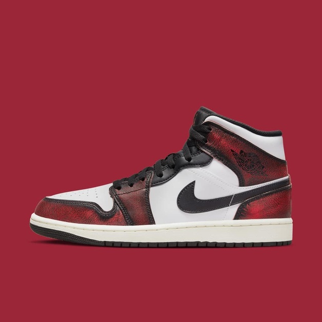 Kommender Air Jordan 1 Mid „Wear-Away“ hat einen vorgetragenen Look