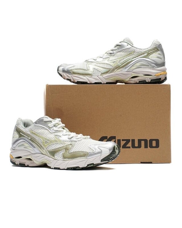 Mizuno Wave Rider "White Jade" | D1GA243106