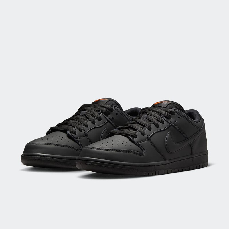 Nike SB Dunk Low Pro "Triple Black" | FJ1674-001