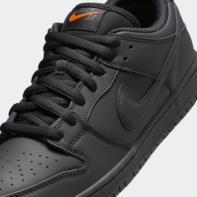 Nike SB Dunk Low Pro "Triple Black" | FJ1674-001