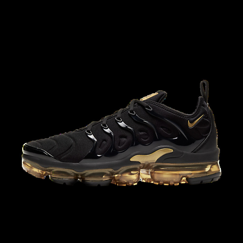 Black and metallic gold hotsell vapormax plus