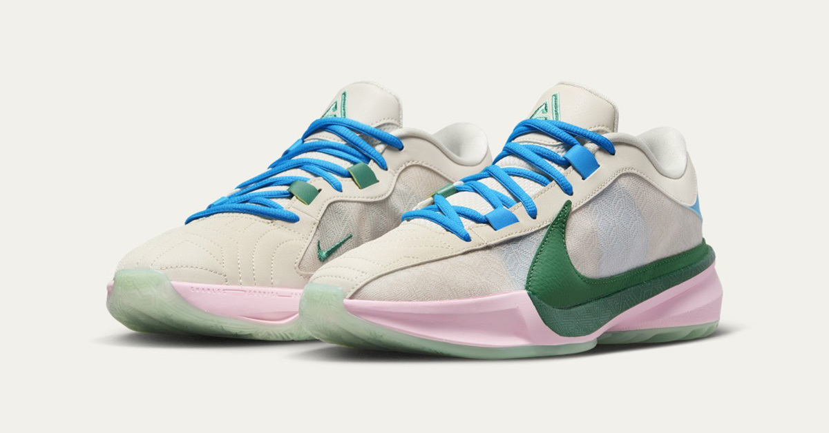 Giannis Antetokounmpo ehrt seine Brüder mit dem Nike Zoom Freak 5 „Five The Hard Way“ Giannis Antetokounmpo ehrt seine Brüder mit dem Nike Zoom Freak 5 „Five The Hard Way“