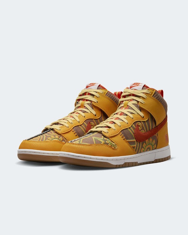 Nike Dunk High Somos Familia | DZ5354-045