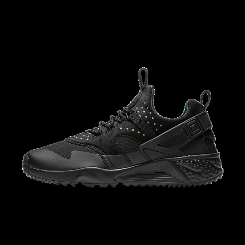 Triple black huarache outlet utility