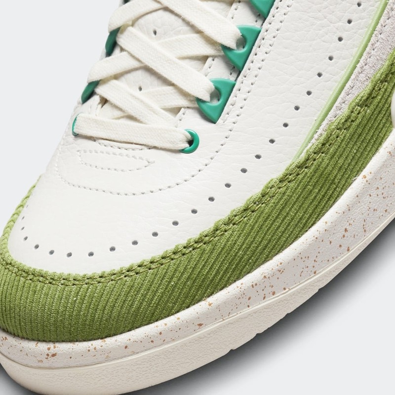 Titan x Air Jordan 2 Low | DV6206-183