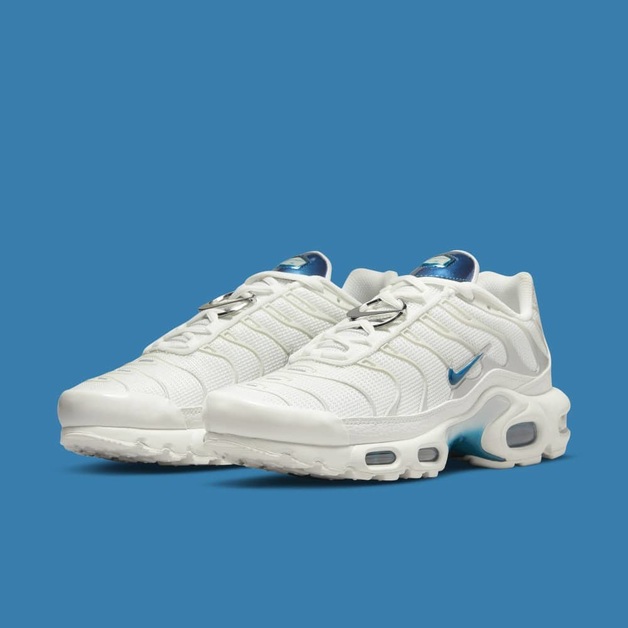 New Nike Air Max Plus "Metallic Teal" Receives Leather Appliqués and Accessories