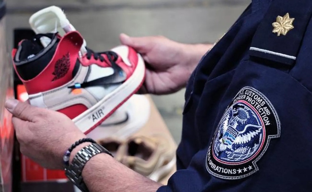 Los Angeles beschlagnahmt fast 15.000 gefälschte Nikes