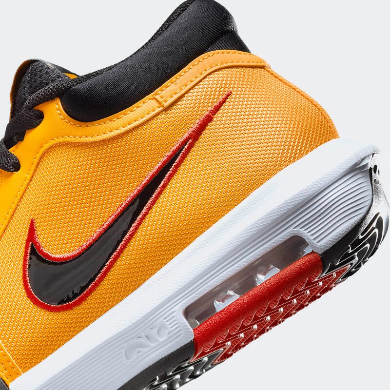 Nike LeBron Witness 8 "Bruce Lee" | HQ2139-700