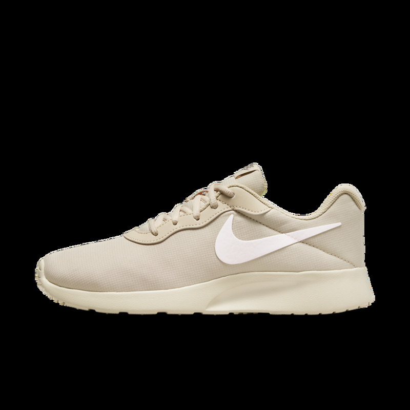 Nike Tanjun Refine | DR4495-100